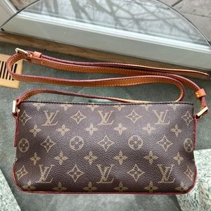 Louis Vuitton Trotteur Adjustable Shoulder Bag
